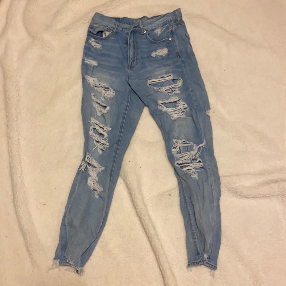 American eagle ripped mom jeans
